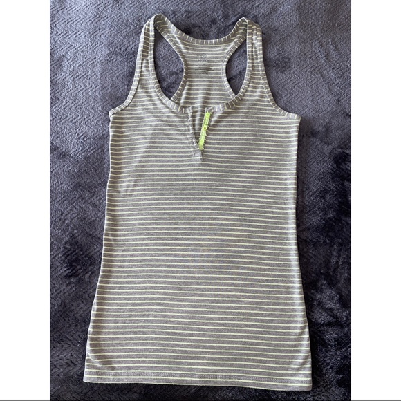 Move Tank Top - Picture 6 of 14
